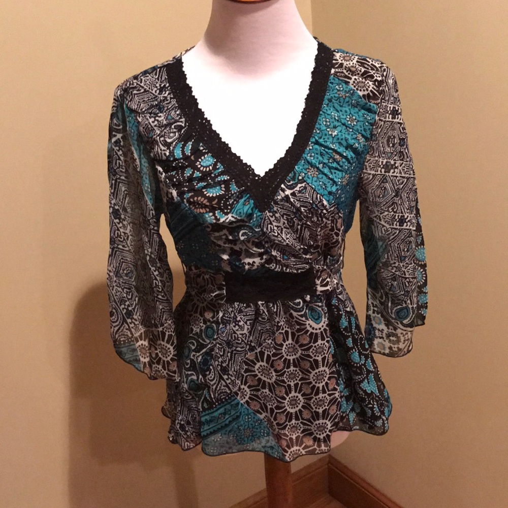 NWT print top, ties in back